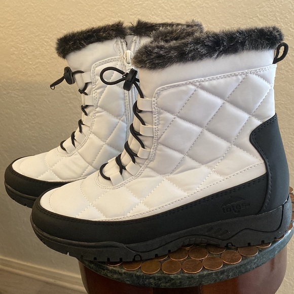 NWT🔥🔥 Totes winter boots - Picture 3 of 5